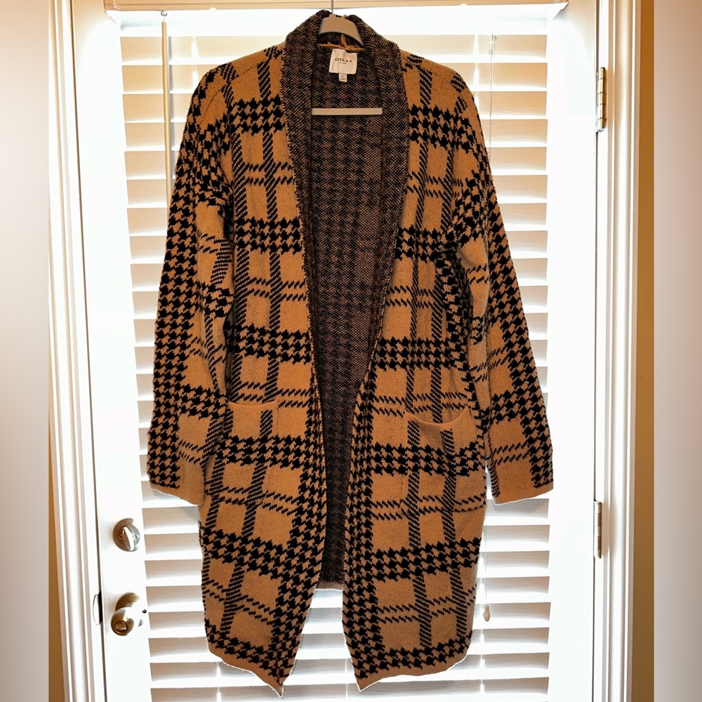 Pink Lily Large Gilli Black and tan/taupe houndstooth cardigan sweater